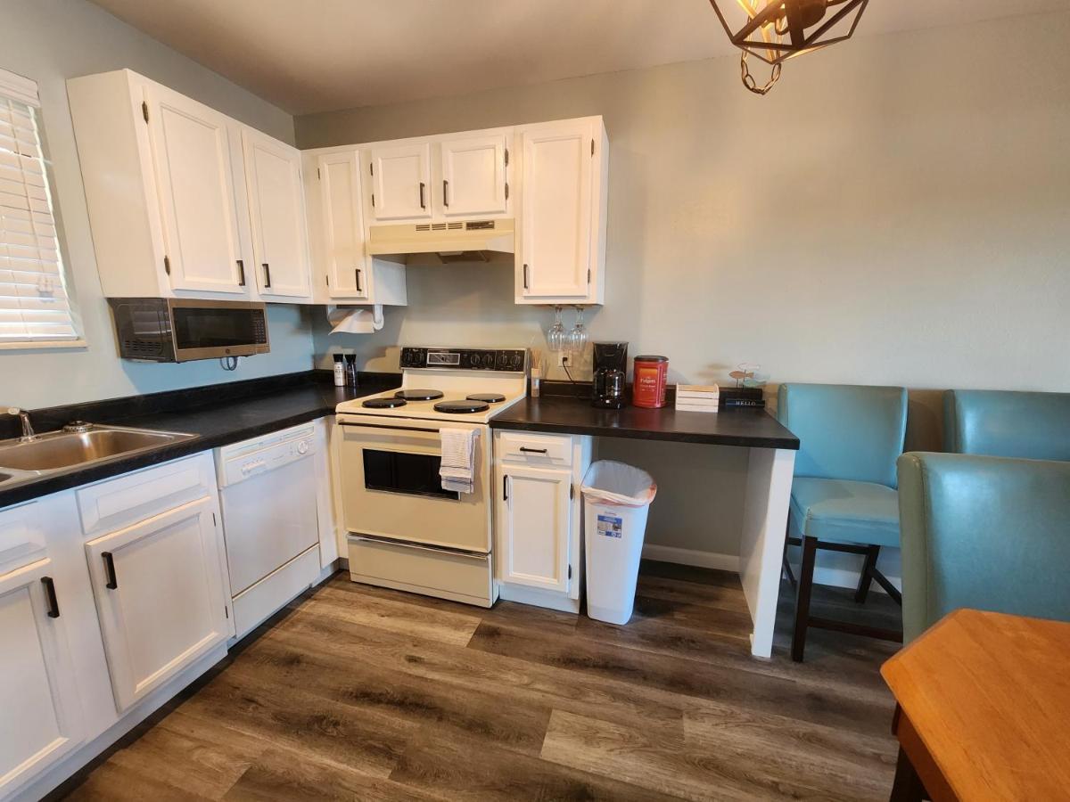 Lakefront Condo With A View Osage Beach Exterior foto