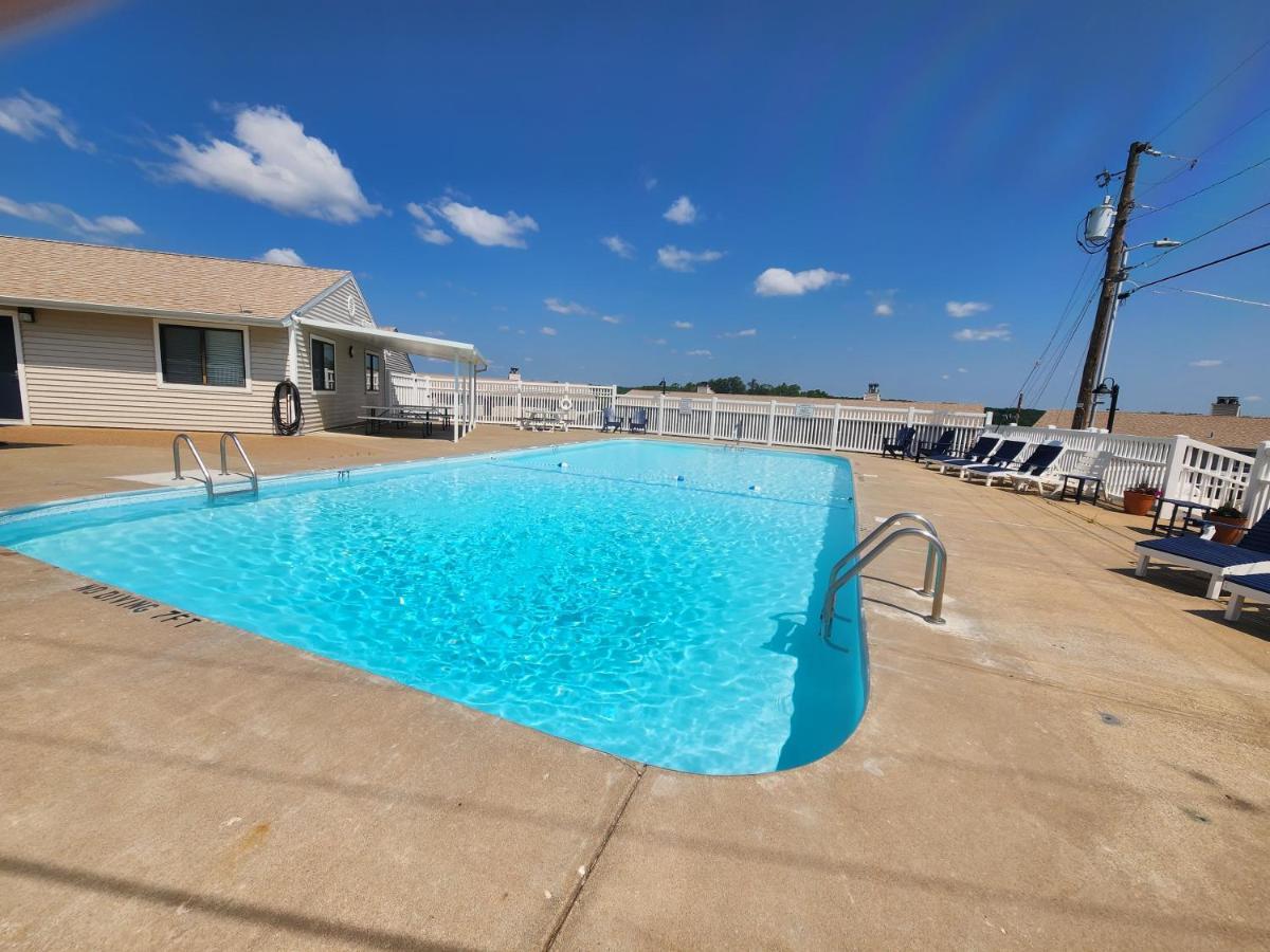 Lakefront Condo With A View Osage Beach Exterior foto