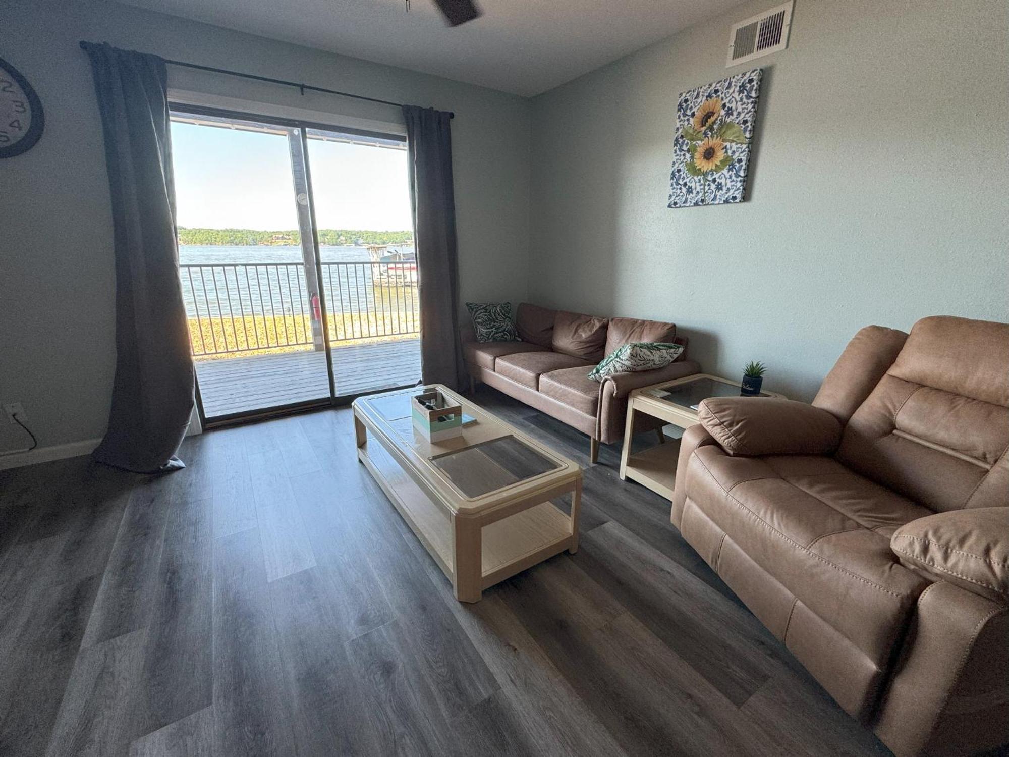 Lakefront Condo With A View Osage Beach Exterior foto